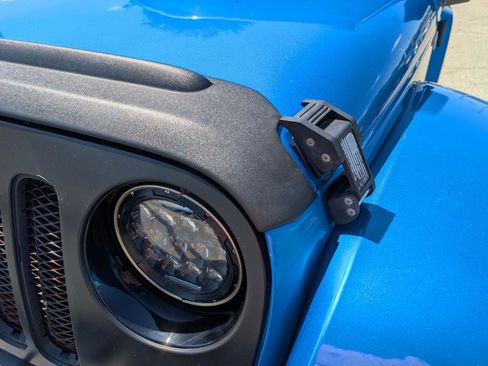 Used 2014 Jeep Wrangler Sahara AWD/4WD image 17