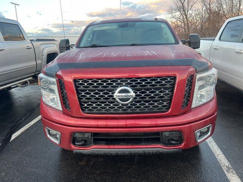 Used 2018 Nissan Titan PRO-4X image 4
