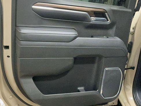 Used 2023 Chevrolet Silverado 1500 LT Trail Boss image 17