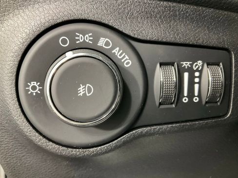 Used 2019 Jeep Compass Latitude w/ Popular Equipment Group image 21