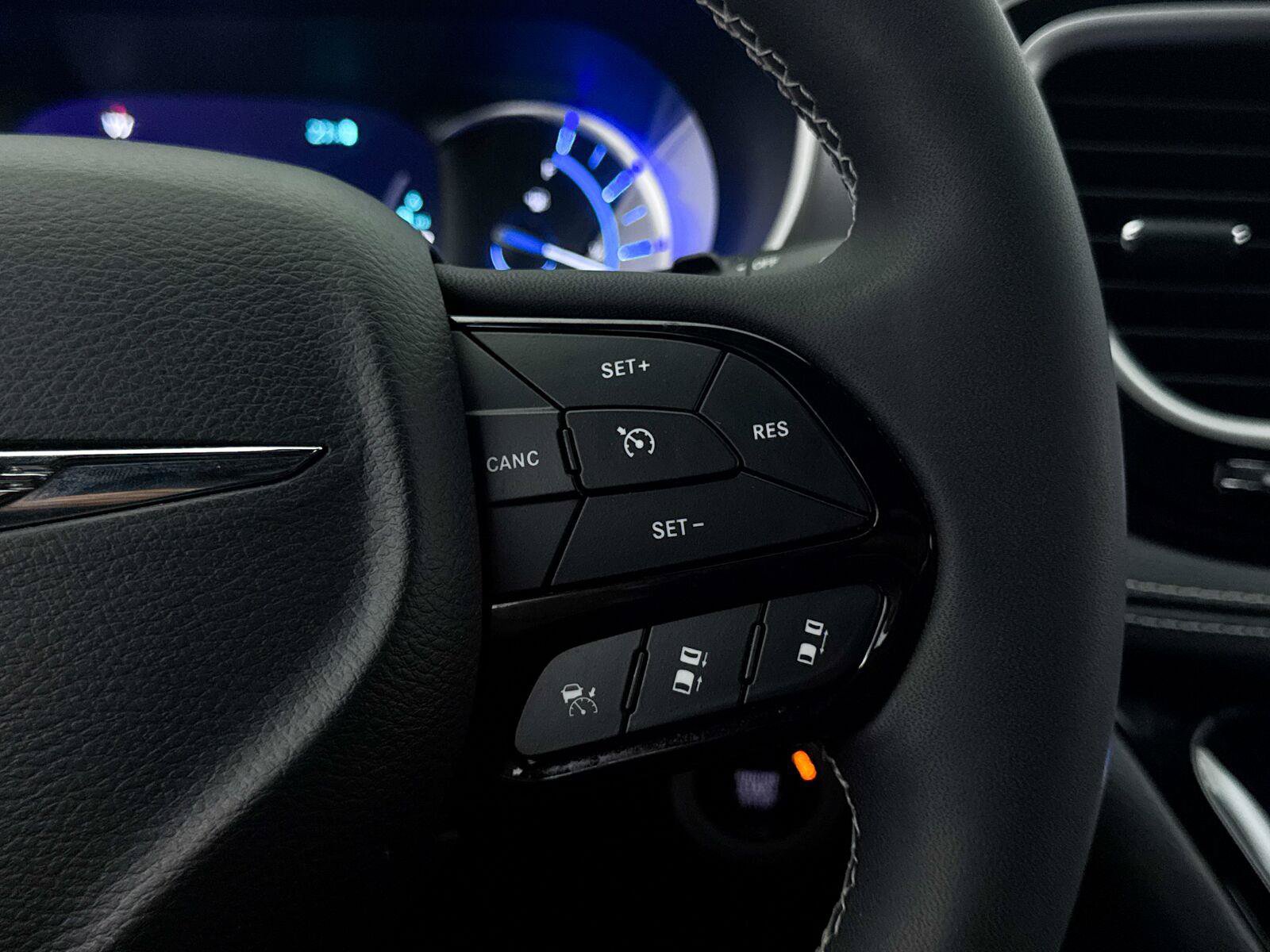 Used 2022 Chrysler Pacifica Touring-L w/ S Appearance Package FWD image 30