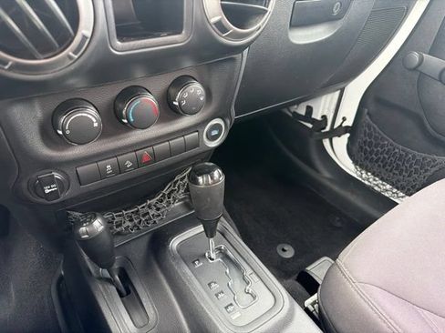 Used 2014 Jeep Wrangler Sport AWD/4WD image 19