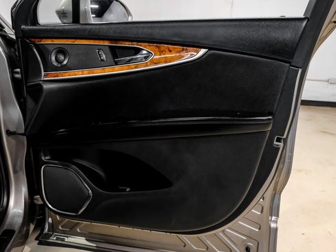 Used 2019 Lincoln Nautilus Reserve image 59