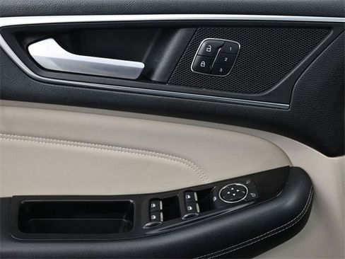 Used 2015 Ford Edge Titanium w/ Equipment Group 301A image 28