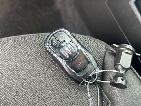 Used 2025 Buick Encore GX Preferred image 23