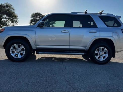 Used 2018 Toyota 4Runner SR5 image 2