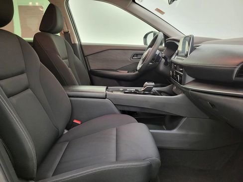 Used 2023 Nissan Rogue S image 29