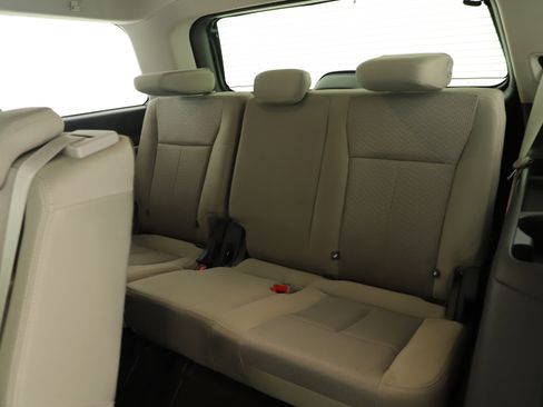 Used 2020 Ford Expedition XLT image 10