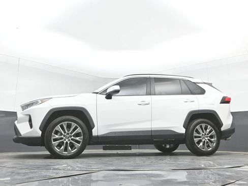 Used 2020 Toyota RAV4 XLE Premium image 45