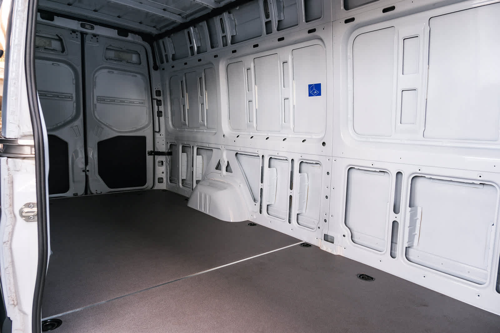 New 2025 Mercedes-Benz eSprinter 170 Cargo image 17