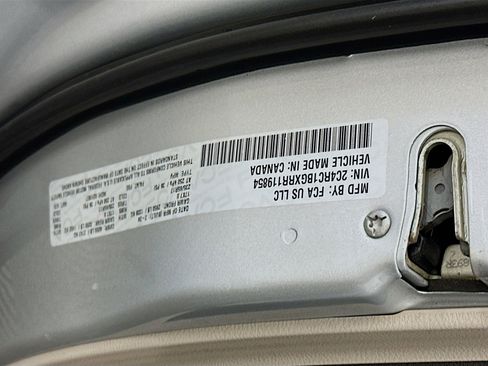 Used 2024 Chrysler Pacifica Touring-L image 12