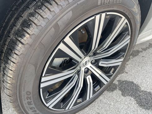 Used 2025 Volvo XC90 B6 Plus image 10