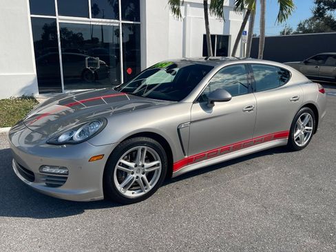 Used 2011 Porsche Panamera 4 image 3