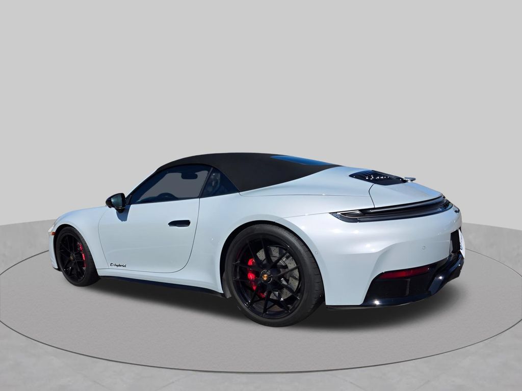 Used 2026 Porsche 911 Carrera GTS RWD image 8