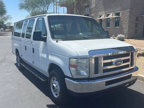 Used 2014 Ford E-350 and Econoline 350 XLT RWD image 4