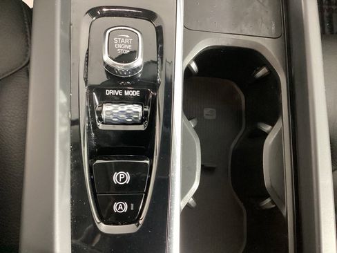 Used 2021 Volvo XC60 T8 Inscription Expression w/ Advanced Package image 31