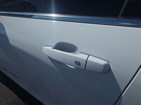 Used 2019 Chevrolet Equinox LT image 22