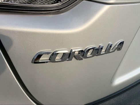 Used 2025 Toyota Corolla LE FWD image 30
