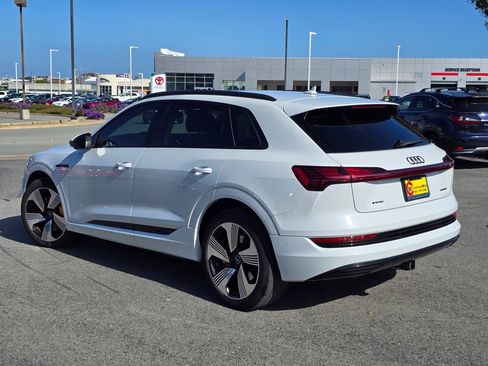 Used 2023 Audi e-tron Premium Plus w/ Premium Plus Package AWD/4WD image 3