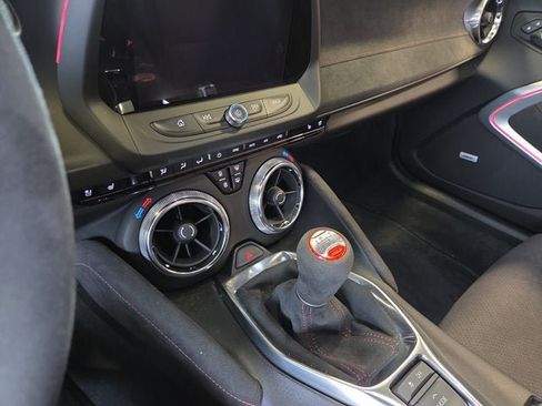 Used 2018 Chevrolet Camaro ZL1 RWD image 27