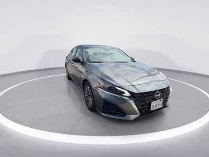 Used 2024 Nissan Altima 2.5 SV