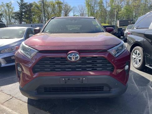 Used 2021 Toyota RAV4 XLE w/ Convenience Package image 6