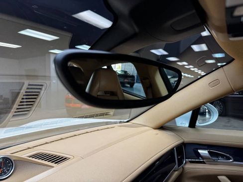 Used 2015 Porsche Panamera 4 AWD/4WD image 28