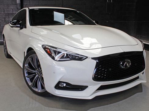 Used 2022 INFINITI Q60 Red Sport 400 w/ Cargo Package RWD image 10
