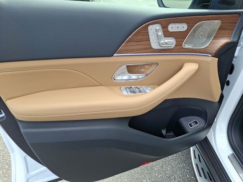New 2026 Mercedes-Benz GLS 450 4MATIC image 6