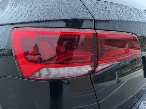 Used 2024 Volkswagen Taos SE image 7