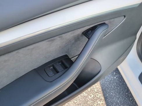 Used 2022 Tesla Model 3 Performance image 23