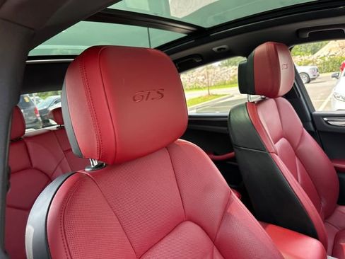 Used 2017 Porsche Macan GTS AWD/4WD image 36