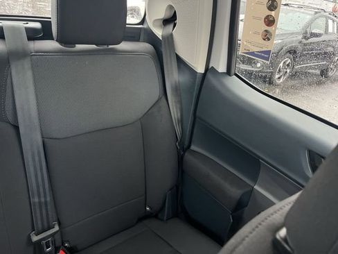 Used 2022 Ford Maverick XL image 6