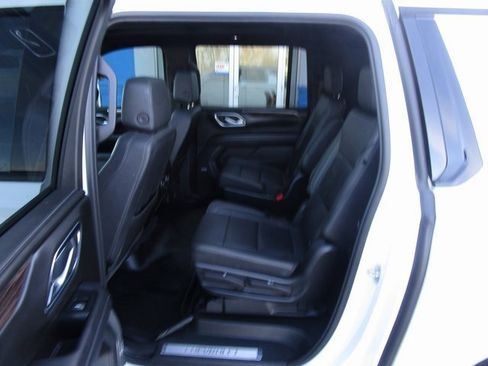 Certified 2023 Chevrolet Suburban Z71 w/ Luxury Package image 23