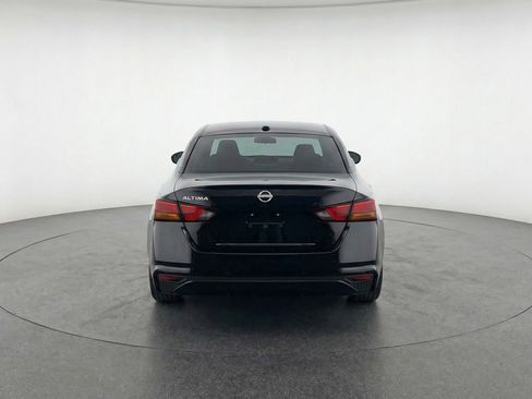 Used 2025 Nissan Altima 2.5 SV FWD image 6