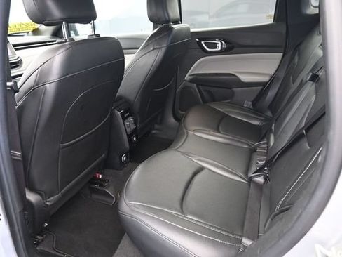 Used 2025 Jeep Compass Limited AWD/4WD image 15