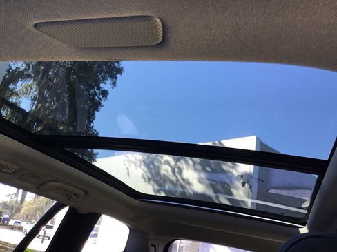 Certified 2025 Volvo V60 B5 Cross Country Plus image 28