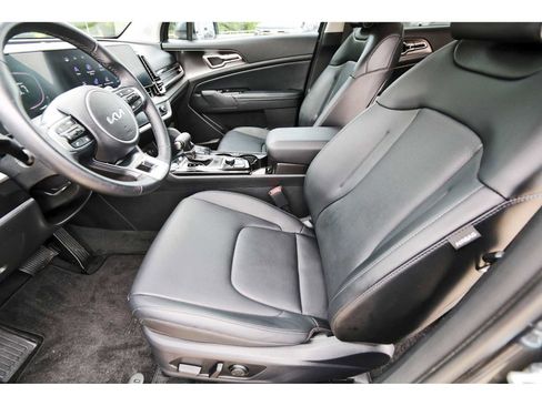 Used 2023 Kia Sportage EX FWD image 11