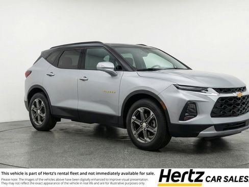 Used 2025 Chevrolet Blazer LT image 1