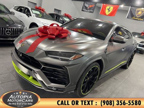 Used 2022 Lamborghini Urus AWD/4WD image 2