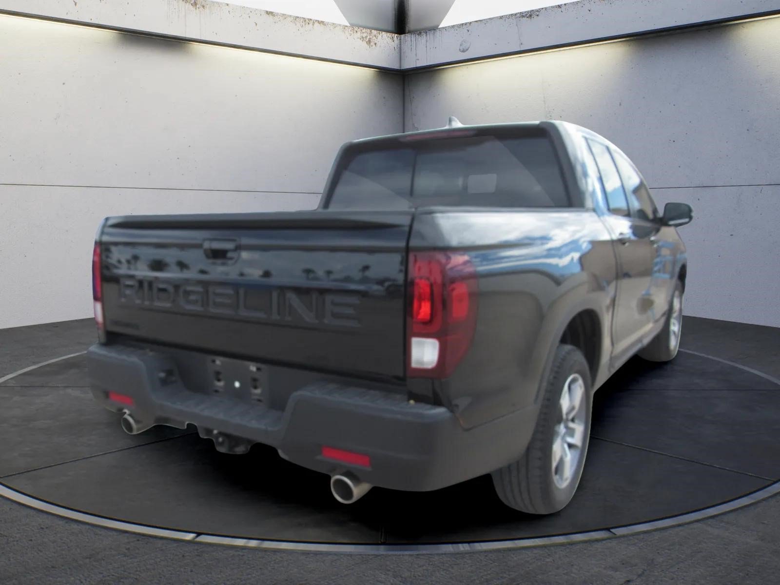 Certified 2024 Honda Ridgeline RTL image 3
