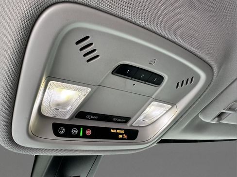 Used 2020 Chevrolet Traverse RS image 24