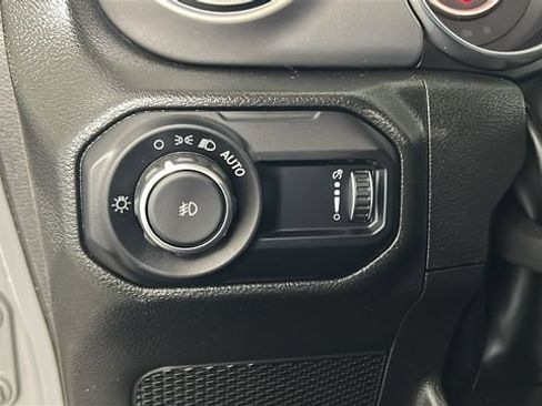 Used 2023 Jeep Wrangler Unlimited Sport AWD/4WD image 17