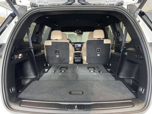 Used 2025 Jeep Grand Cherokee L Limited w/ Black Appearance Package image 35