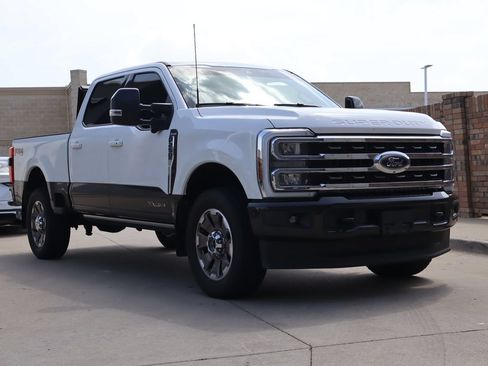 Used 2025 Ford F250 King Ranch w/ FX4 Off-Road Package AWD/4WD image 2