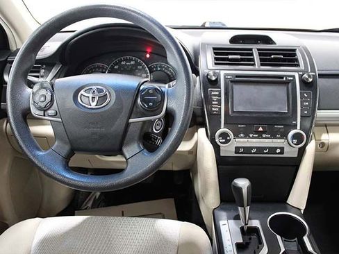 Used 2012 Toyota Camry LE w/ Protection Pkg FWD image 12