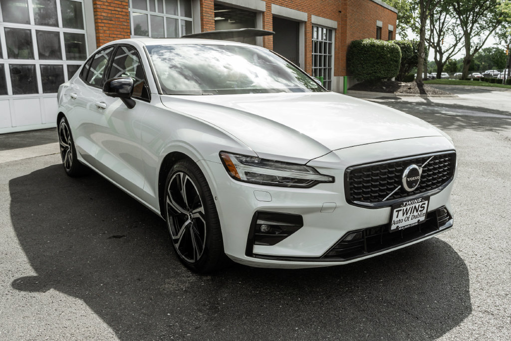 Used 2023 Volvo S60 B5 Plus w/ Climate Package AWD/4WD image 5
