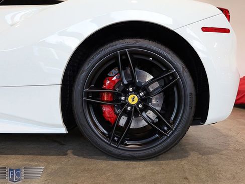 Used 2018 Ferrari 488 Spider RWD image 46