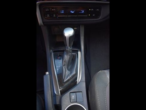 Used 2017 Toyota Corolla LE w/ Carpet Mat Package (TMS) FWD image 12