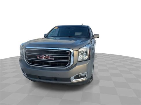 Used 2019 GMC Yukon SLE w/ SLE Value Package image 3